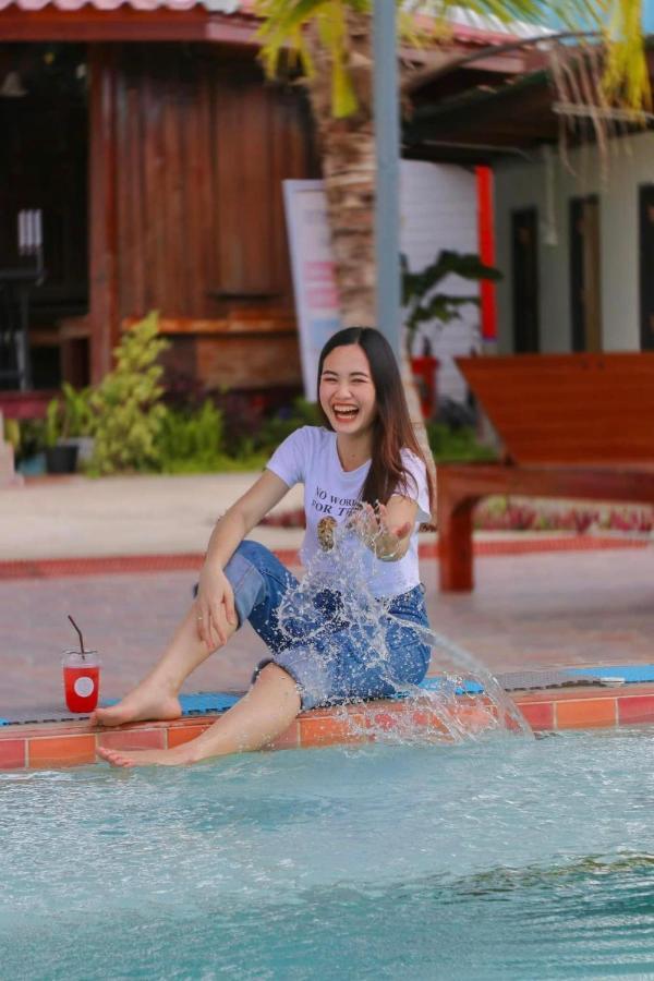 Srihome ยายศรีโฮมแอนแคมป์ปิ้ง Ban Don Tum Eksteriør billede